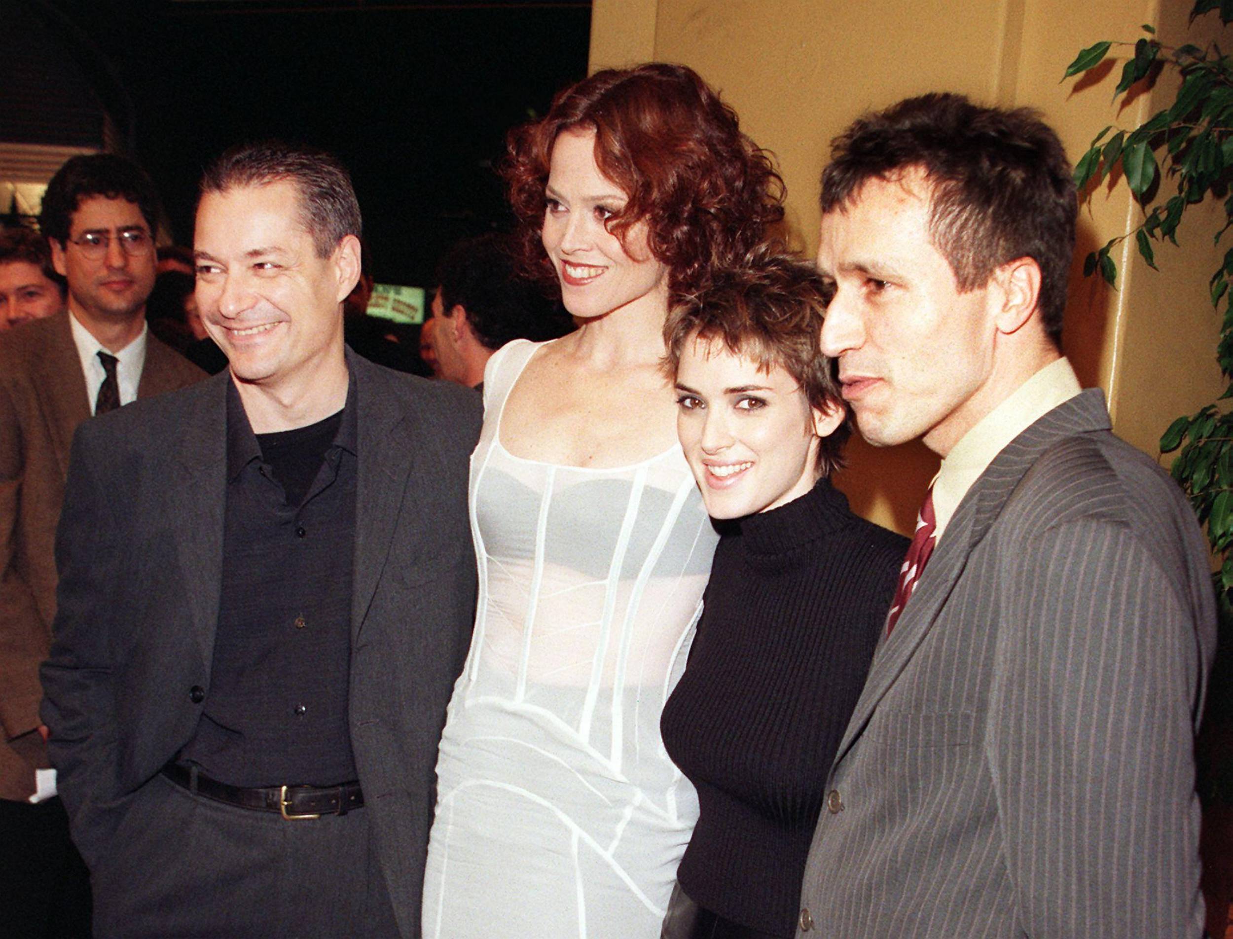 HQ-005.jpg HQ-005.jpg