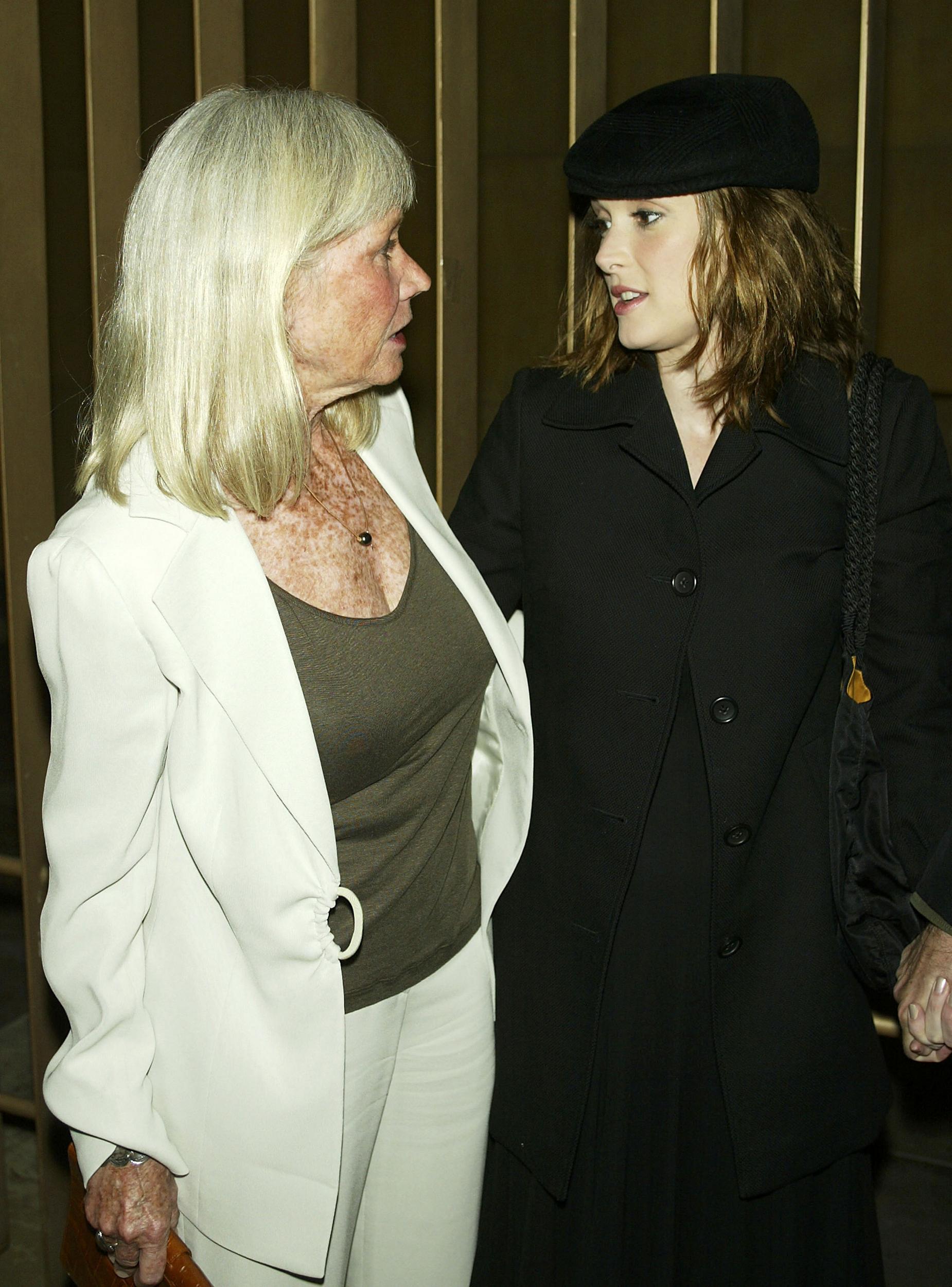 HQ_0007.jpg HQ_0007.jpg