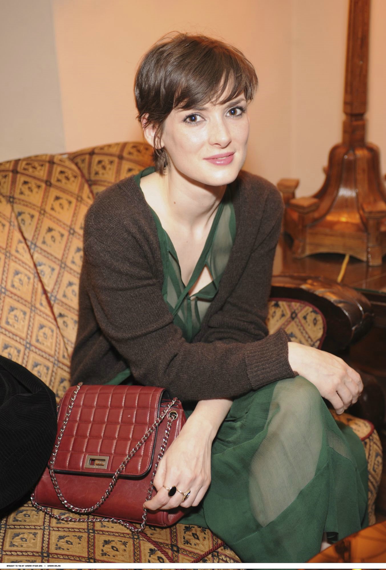 hq-a_002.jpg hq-a_002.jpg