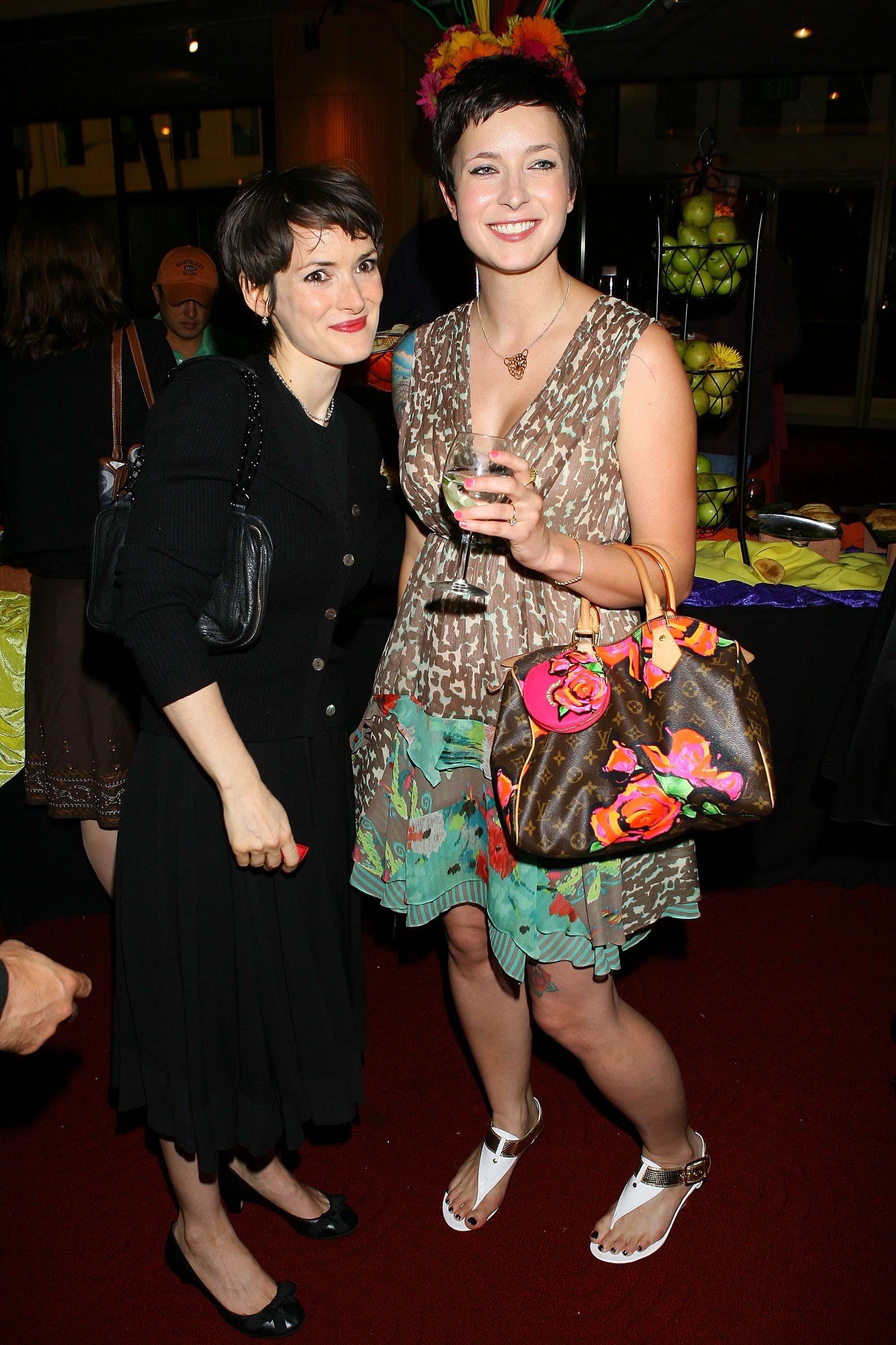 hq_001.jpg hq_001.jpg