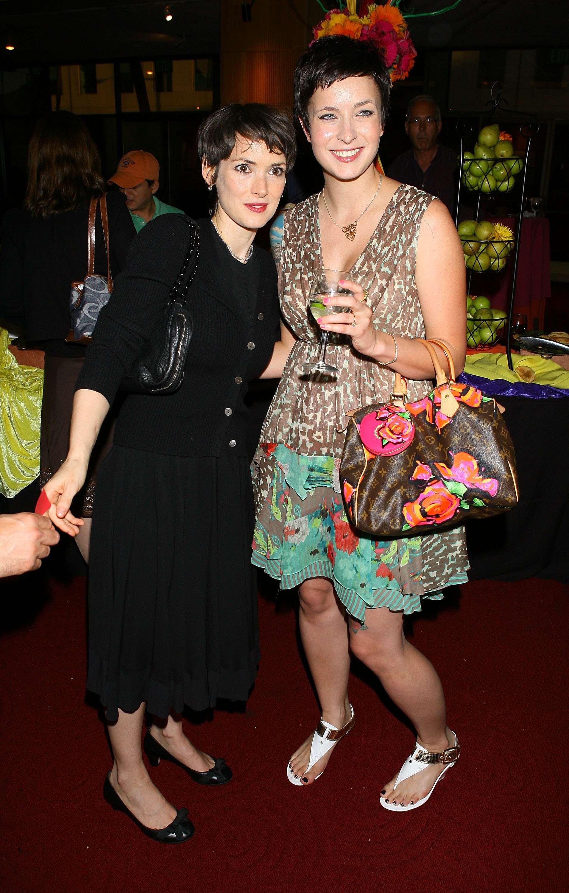 hq_002.jpg hq_002.jpg