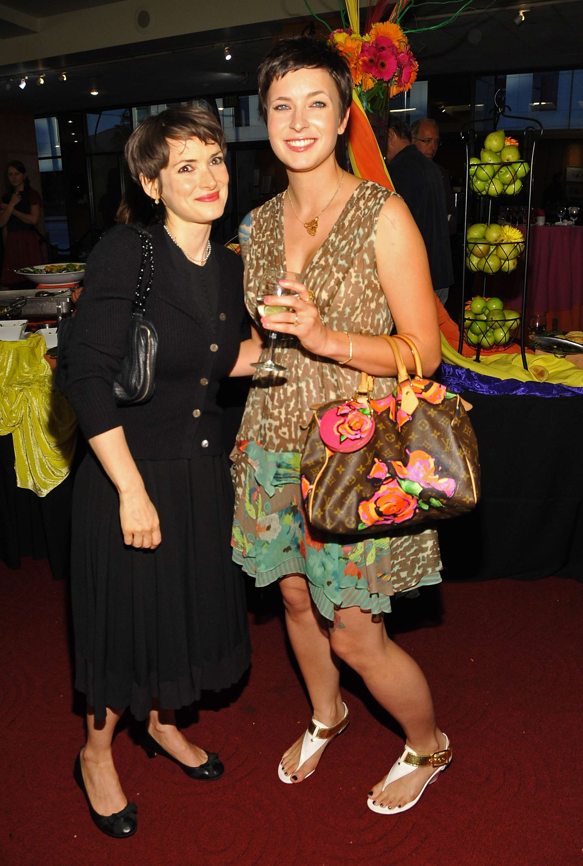 hq_006.jpg hq_006.jpg