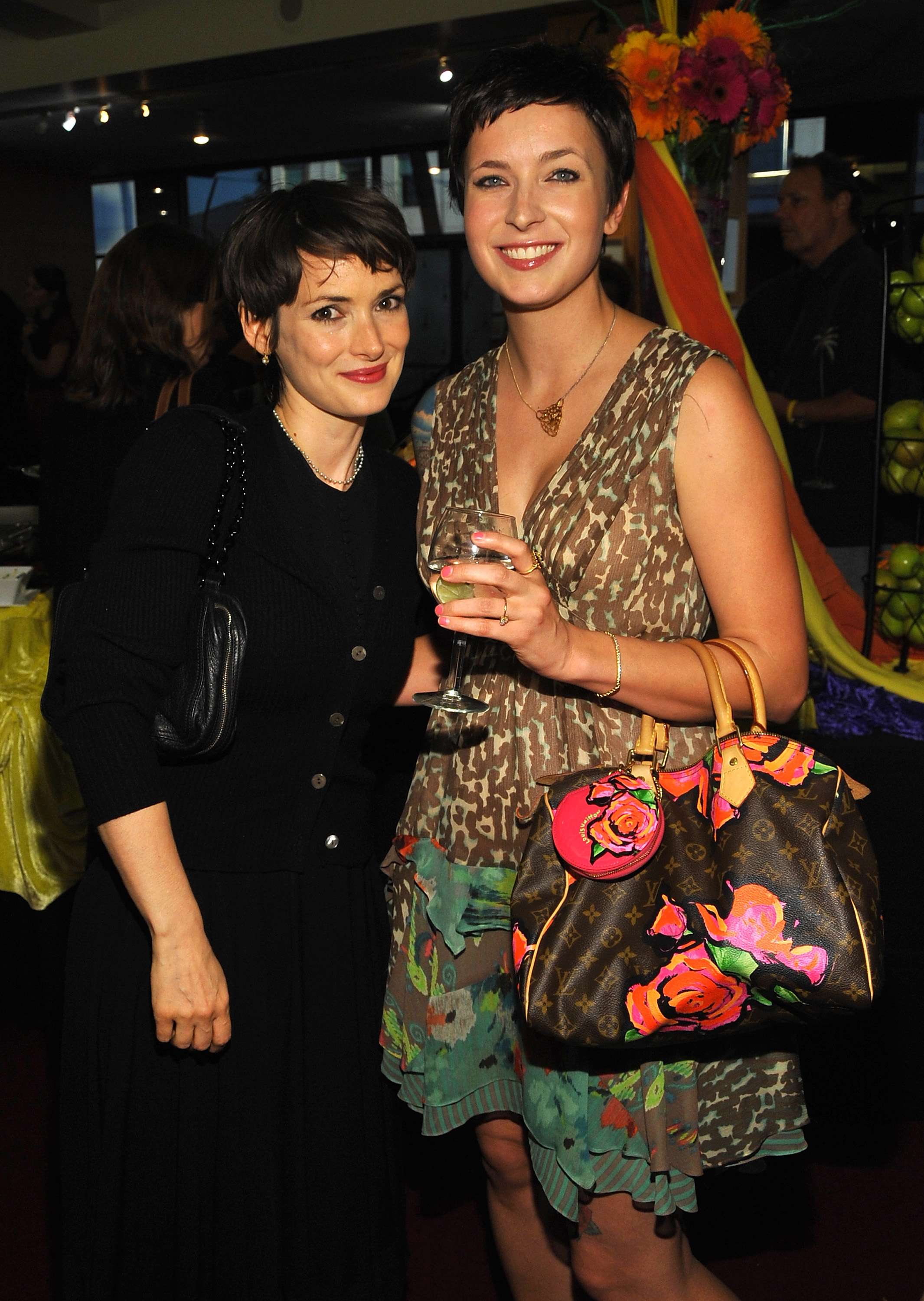 hq_008.jpg hq_008.jpg