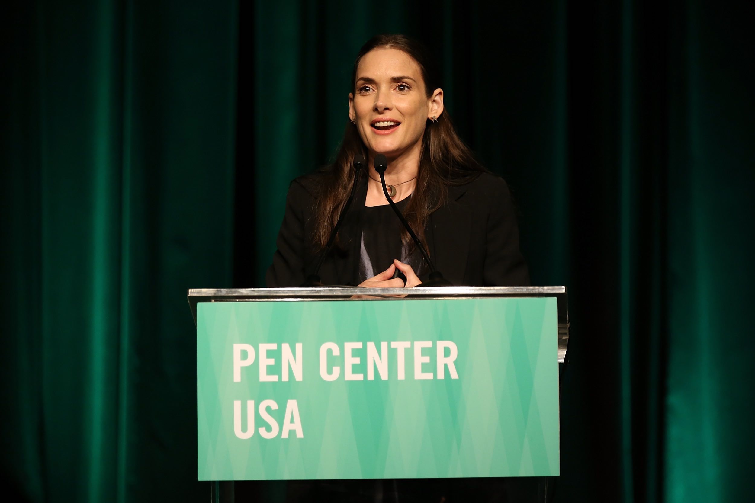 WF-PenCenterIsabelAllende_071.jpg