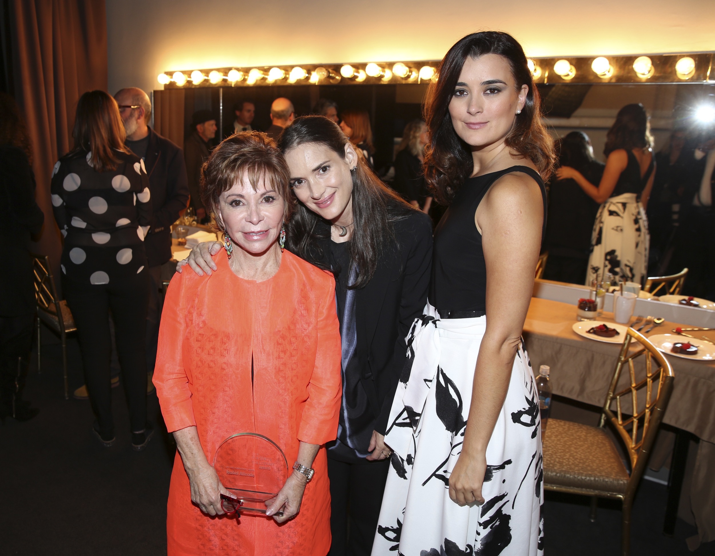 WF-PenCenterIsabelAllende_105.jpg