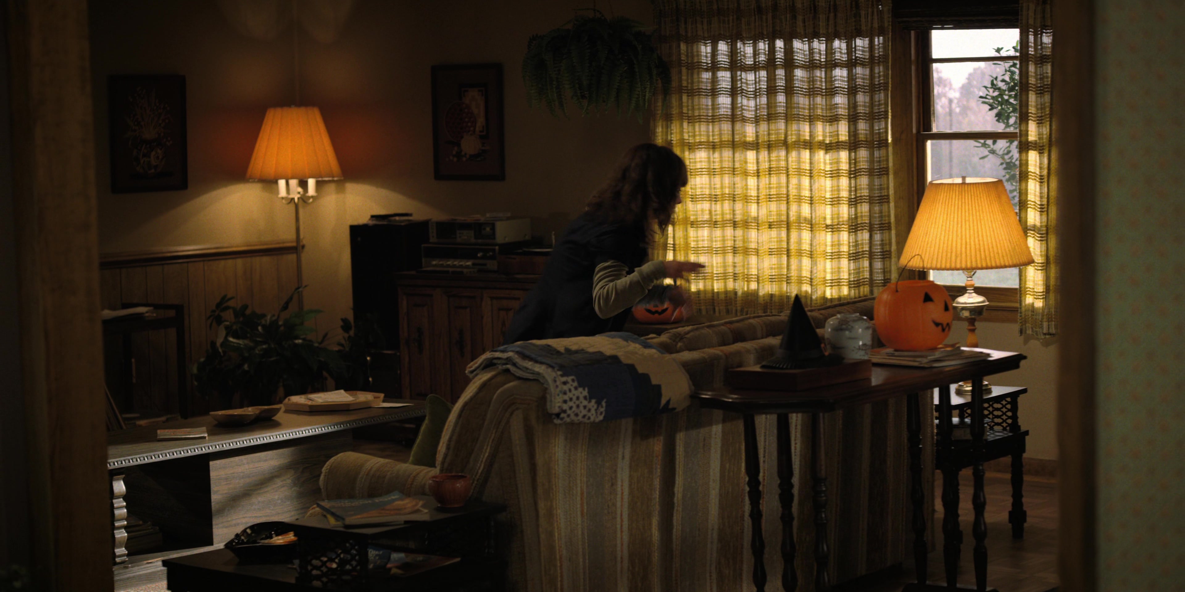 WF-StrangerThings203_002.jpg