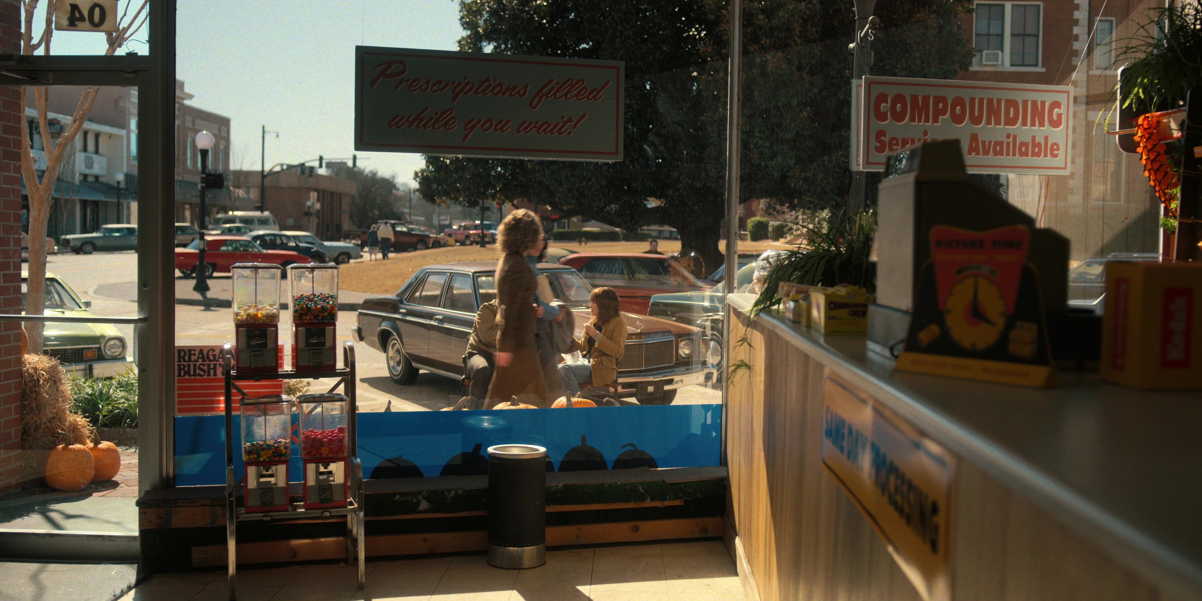 WF-StrangerThings203_027.jpg WF-StrangerThings203_027.jpg